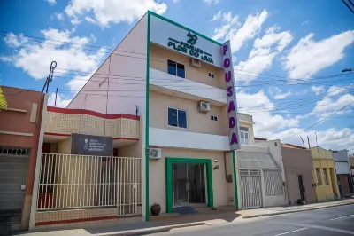 Hotel e Pousada Flor do Jua酒店