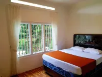 Villa Ry Puncak 4Br with Private Pool Hotels in Cisarua
