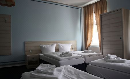 Hotel am Fluss - Housity