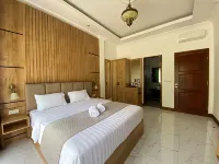 Toba Retreat Mansion and Villas Hotel dekat Gereja HKBP Bolon Pangururan