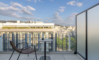 Acropolis Magenta Luxury Suites