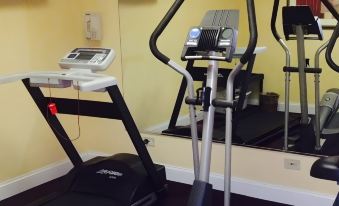 The Best Inn & Suites - Housity