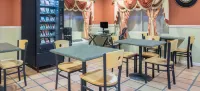 Super 8 by Wyndham Portales