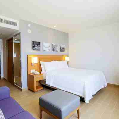 Hampton Inn & Suites by Hilton Paraiso Tabasco Rooms