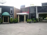 OYO 1652 Hotel Tampiarto