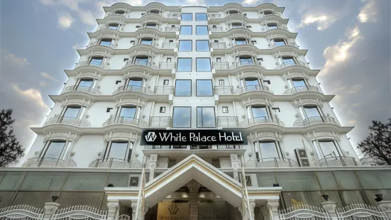 ホワイト パレス ホテル