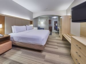 Holiday Inn Express & Suites Medford-Central Point