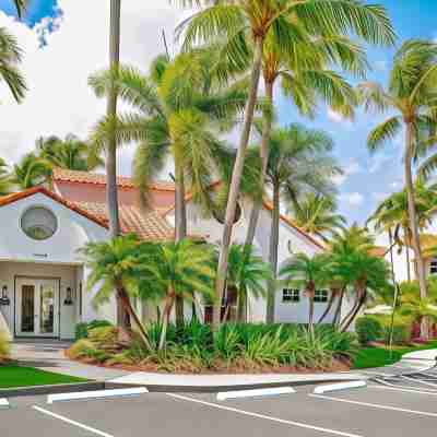 Sheridan Ocean Club Hotel Exterior