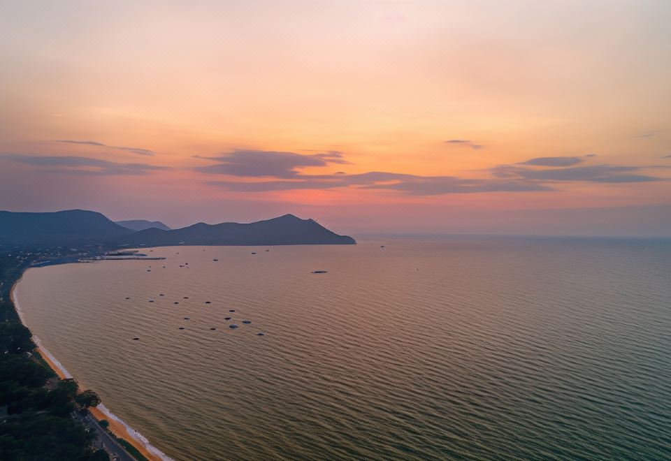 Oceanphere Pattaya Villa의 전용 수영장 모습