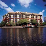 Paradise Island Resort Hotels near Surfers Paradise Beach