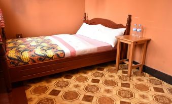 Amahoro Guest House - Double Room with Private Shower Room