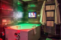 The Howbeck & the Retreat Incl Off-Site Health Club and Parking EV Point Available Hotels in Windermere