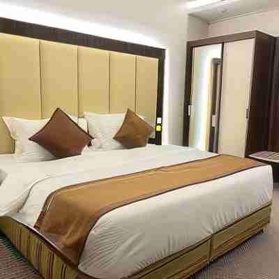 Golden Guest Hotel Rooms