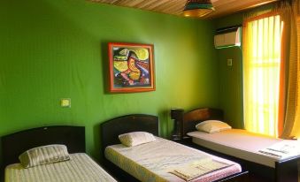 Amazon Dream Hostel with AC and Starlink - Housity