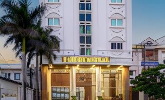 Tahiti Central Hotel by Cozrum