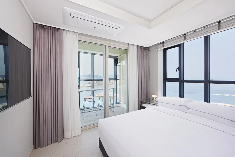 Shiftdoor Residence Hari