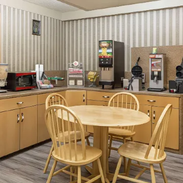 Super 8 by Wyndham Logan