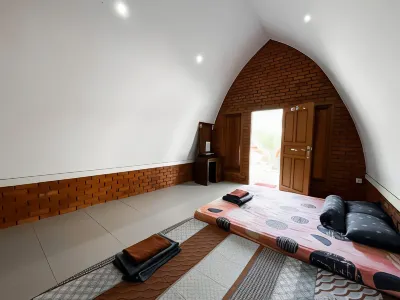 Geopark Stone Garden Hotel dekat Jajanan Kuliner Puncak Darma