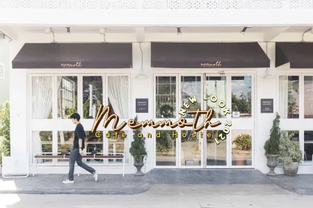 Memmoth Hostel in Lampang Отели рядом с достопримечательностью «Wat Lampang Klang Tawan Tok»