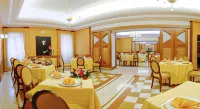 Hotel&Ristorante Miramonti Palazzo Storico - Aamiainen