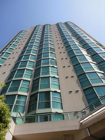 Rosedale on Robson Suite Hotel