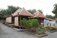 RedDoorz near Baluran National Park Hotel di Wongsorejo