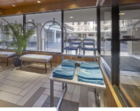 هينلوبين أوشنفرونت هوتل