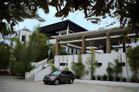 Hotel Tres Soles Hotels near Playa Miramar