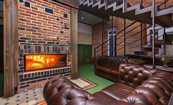 Author's Hotel Bronze Kaban