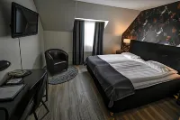 Hotell Amadeus Hotels near Köpmansgården