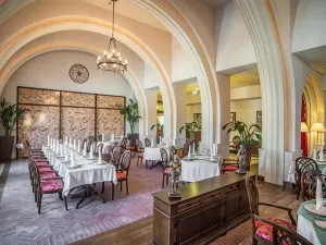 Bogatyr Hotel — Includes Sochi Park Tickets