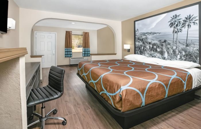 Super 8 by Wyndham Moss Point