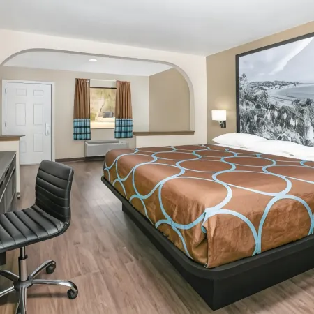 Super 8 by Wyndham Moss Point