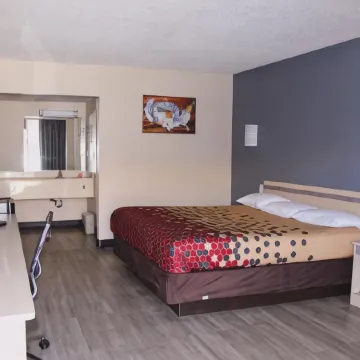 Econo Lodge Paducah West I-24
