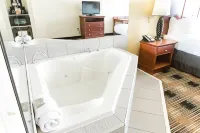 Country Inn & Suites by Radisson, Helen, GA - Hot Tub