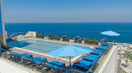 Raouché Arjaan by Rotana Отели рядом с достопримечательностью «Pigeon Rocks»