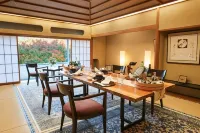 HOTEL CRYSTAL PALACE - Pemandian Air Panas