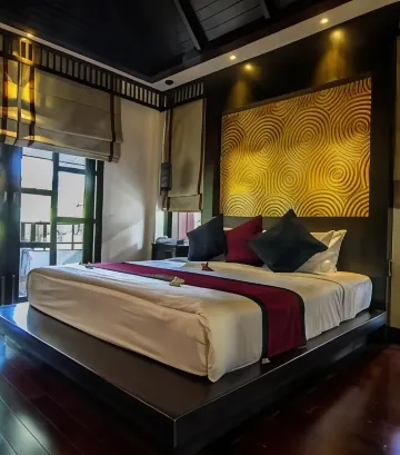 ห้องพรีเมียร์มีทางเดินไปยังสระว่ายน้ำ