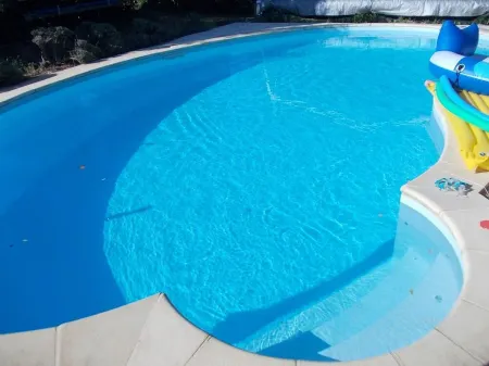 Rental of an apartment in a provencal farmhouse in Pontet with swimming pool Отели рядом с достопримечательностью «Camping du Grand Bois»
