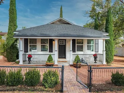 Luxury Meets Historic in This Boutique One of a Kind Clarkdale Getaway