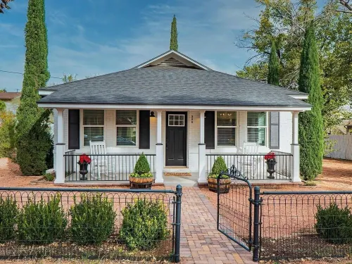 Luxury Meets Historic in This Boutique One of a Kind Clarkdale Getaway