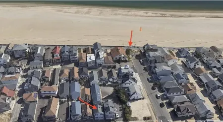 Cottage Steps from the Beach!