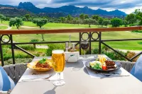 Korineum Golf & Beach Resort - Bãi đậu xe