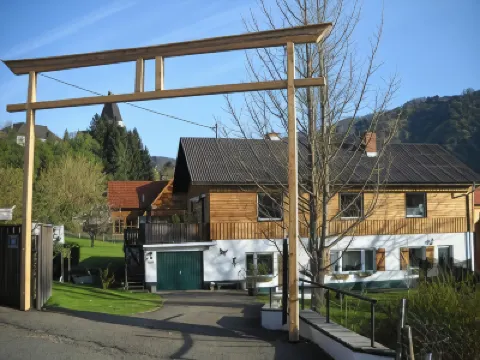 Apartments am Kirchkogel " Ein Ort wo du Gast Bist Nicht Tourist " Hotels in 