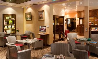 Logis Hostellerie Motel Au Bois le Sire