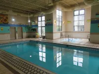 Baymont by Wyndham Fargo - Kolam Renang