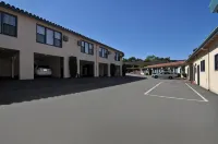 馬琳伍德套房酒店 - 停車場