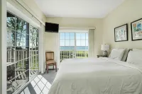 The Cliffside Resort Condominiums Hotels in Shelter Island Heights