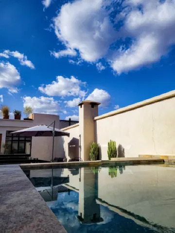 里亞德塞林酒店 鄰近本約瑟夫清真寺的酒店