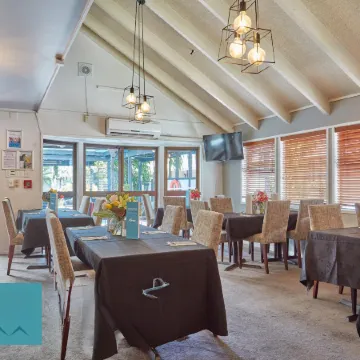 Mount Richmond Hotel Отели рядом с достопримечательностью «Корнвол Парк»